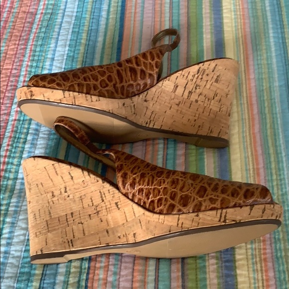 Leather peep toe wedge heels. - Picture 3 of 8